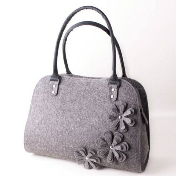 Volaris Handbags - VOLARIS FELT flower bag